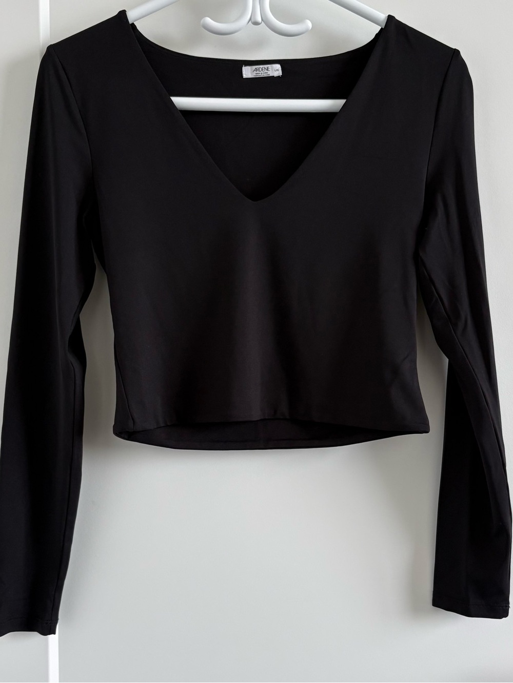 Ardene Black V-Neck Long Sleeve Crop Top